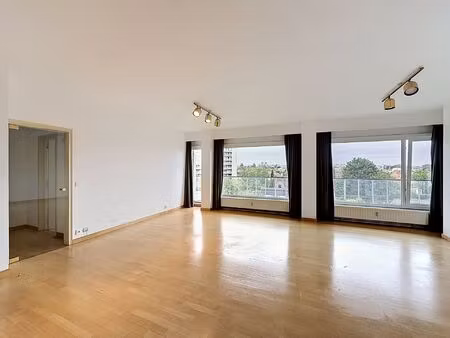 appartement à louer avec terrasse et 1 chambre   woluwe-saint-pierre (vbe32381)