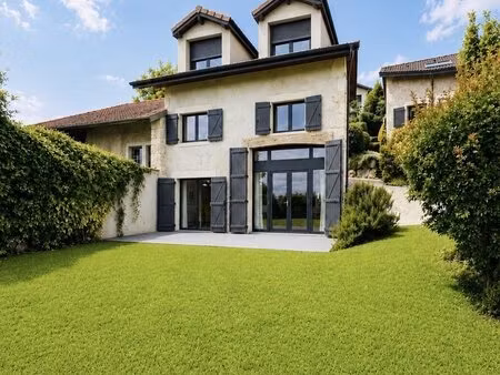 ferme rénovée 208 m² vue exceptionnelle genève & alpes 5 chambres