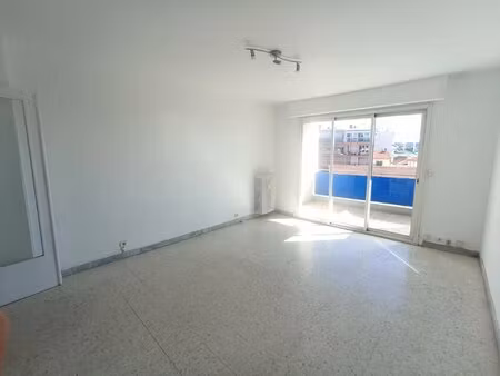 f3 64m² gare
