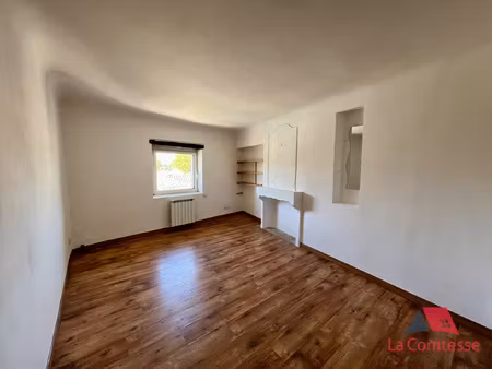 duplex t2 lumineux en plein coeur de lambesc