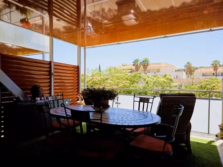 bel appartement moderne t2 avec terrasse au lavandou