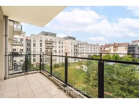 bel appartement avec balcon quartier de confluence