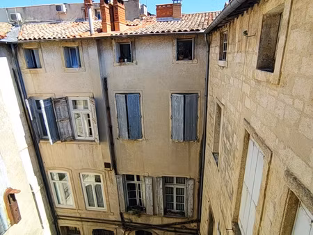 appartement 3 pièces de 60m2 entièrement rénové rue de l' ai