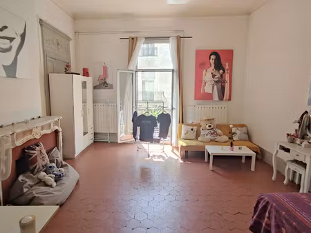 appartement bourgeois 4 pièces de 139 m2 centre ville de sè