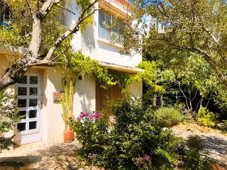 arles monplaisir – élégante maison - 280m² de volumes et un jardin préservé au calme