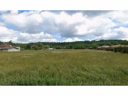 terrain 410 m² calmont