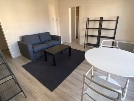 appartement t2 bordeaux - 42 m2 - 865 euros ttc