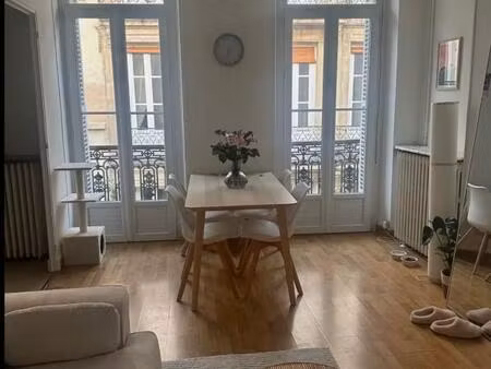 appartement t2 bordeaux - 55 m2 - 850 euros ttc