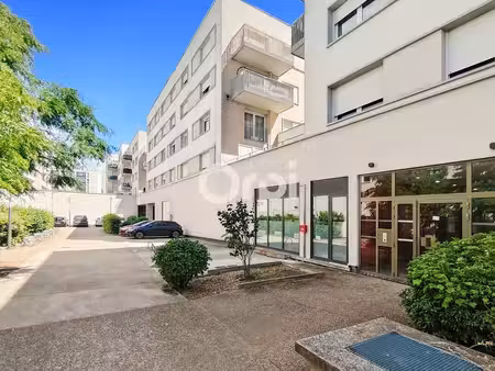 appartement récent  fosses 4 pièce(s) 72 m2 avec deux terrasses et deux places de parking 