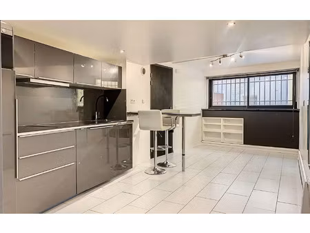 location appartement  m² t-1 à lambesc  455 €