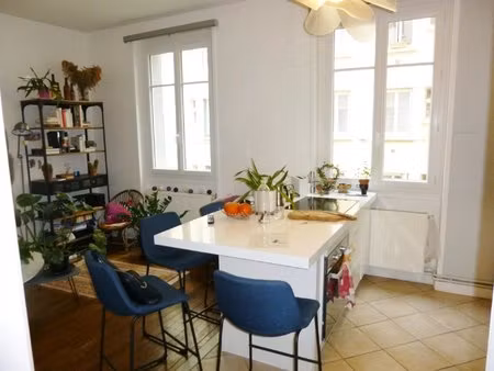 t2 meublé 136 rue sully 69006 lyon.