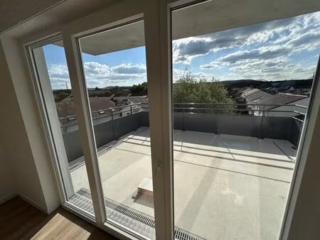 dernier etage – finitions soignées - calme et lumiere
