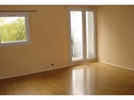 t2 / 53m² / savigny-le-temple-nandy (rer d)