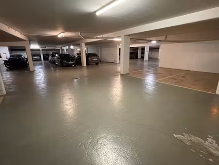 paris 18 - rue de clignancourt parking sécurisé avec gardien