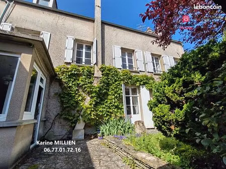 maison 8 pièces 186 m²