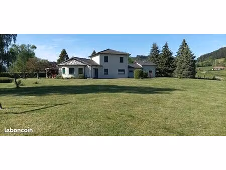 maison de 150 m2 au calme sur 6340 m2