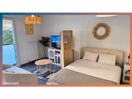 location studio meublé de 3m2 gex la ville 1200 euros cc