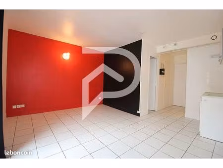 studio 1 pièce 25 m²