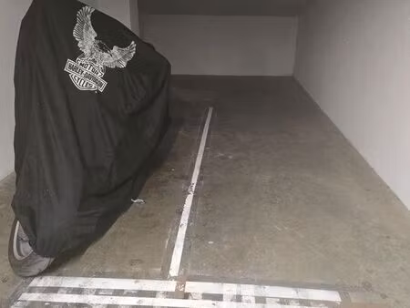 place de parking moto