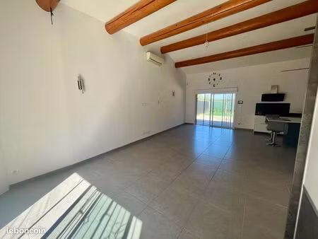 maison t4 de plain pied en campagne avec vue étang