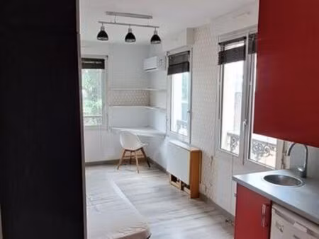 studio meublé 18 5 m² – boulevard vauban – hyper lumineux  calme & à 50 m de la catho