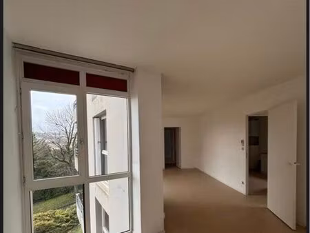 appartement t4 de 82 m² avec place de parking privatif