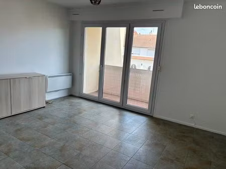 studio meublé rénové - 28m2 - saint maur des fossés (adamville)