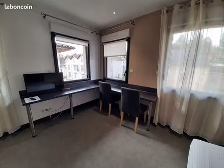 location studio équipé a l'annee