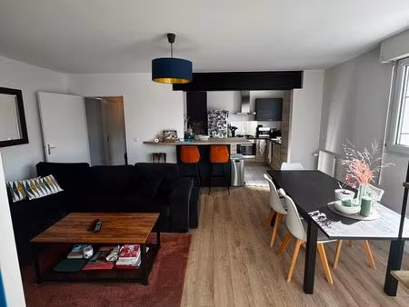 t3 meublé 73 m² – centre angers (doutre / château) – tram au pied
