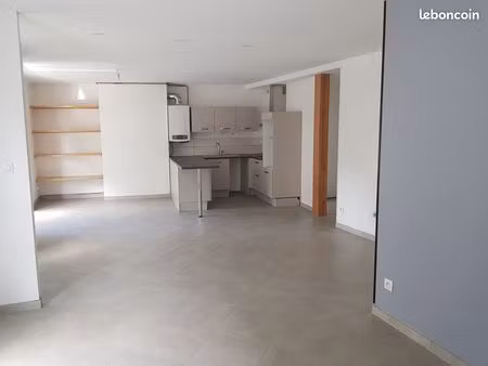 a louer brive f3 de 75 m²