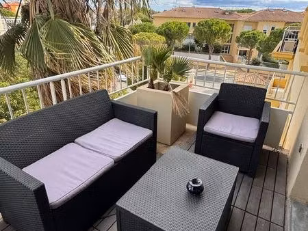 beau t2 44m2 terrasse piscine lattes