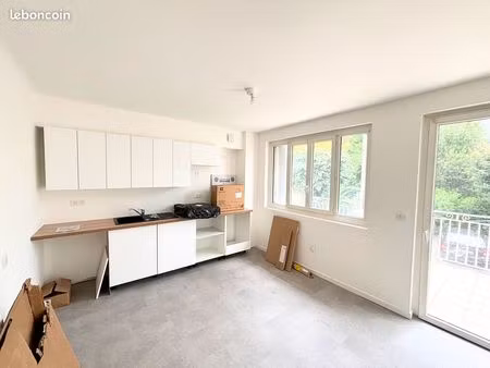 maison rénovée de 90 m² avec jardin de 300 m2 - 3 chambres - bourg de seilhac (19)