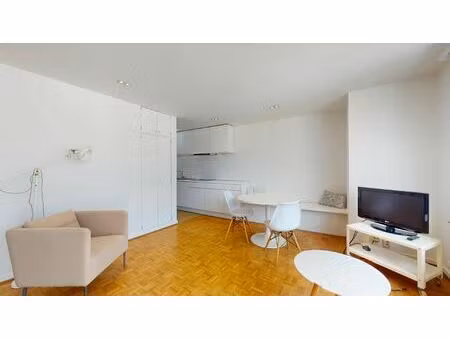 studio à louer à rue baron de castro 17 etterbeek (vbe32442)