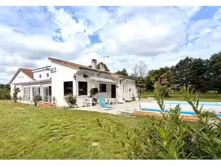 maison à vendre avec piscine - terrain 15000m²