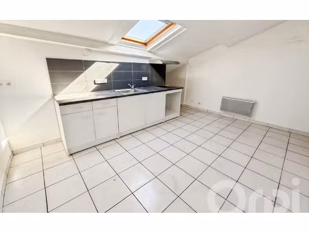 location appartement  27.88 m² t-1 à bollène  380 €