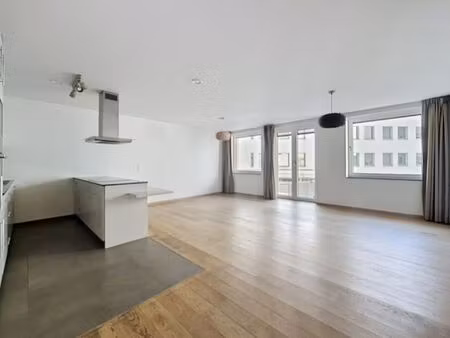 appartement à louer avec terrasse et 3 chambres   bruxelles (vbe32537)