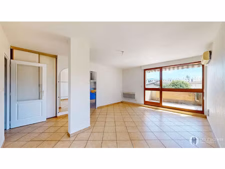 t4 duplex avec terrasse et parking