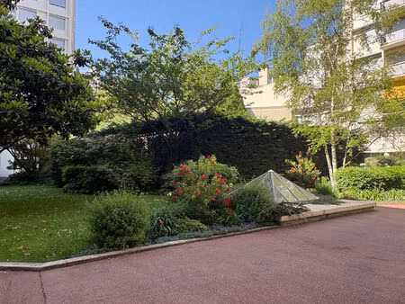 t1 meublé avec mezzanine - paris 17