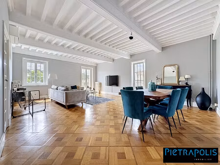 t4 de 152m2 + loggia + garage avec très grande pièce de vie