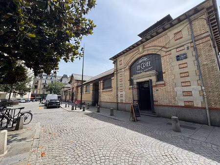 location t2 - hyper-centre - republique
