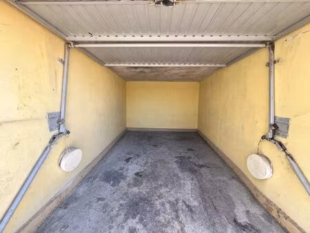 marignane - en exclusivité - garage sécurisé de 15m2 au calme