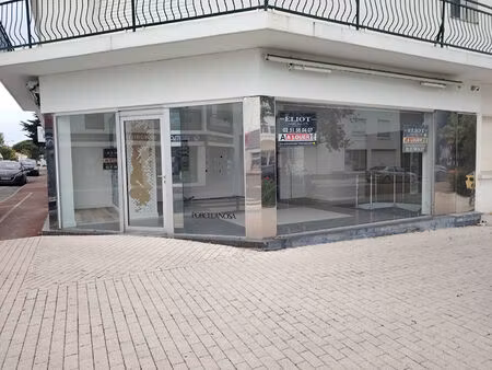 local commercial centre ville