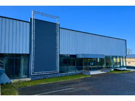 local commercial saint lo 1268 m2