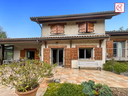 superbe villa familiale de charme - 4 chambres - piscine - d