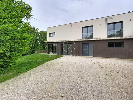 maison de 164.65m²  7 pièces  4 chambres  1 bureau  jardin  saint cyr au mont d'or  dpe a 
