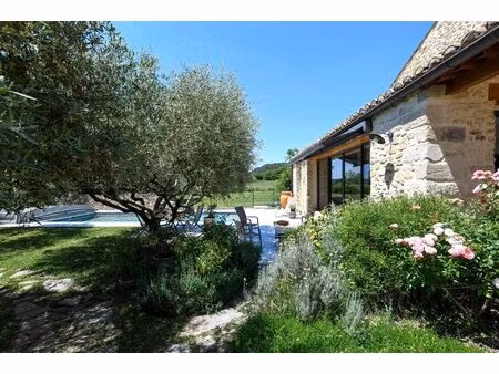 demeure de caractère avec jardin et piscine à 3 5 km d’uzès