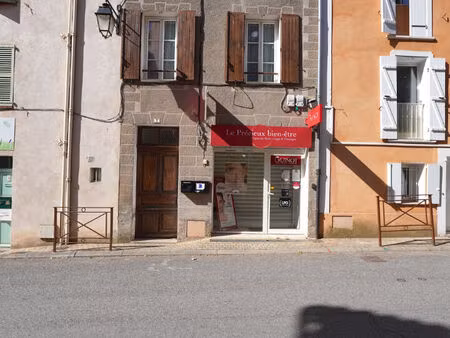 la motte - immeuble en centre-ville avec local commercial