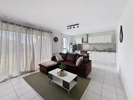 location appartement 2 pièces  48.00m²  la chapelle