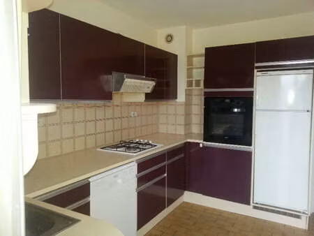 appartement oyonnax - 3 pièces - 70 m²