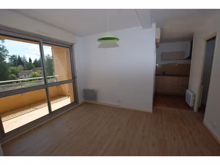 souillac appartement t2 avec balcon et parking